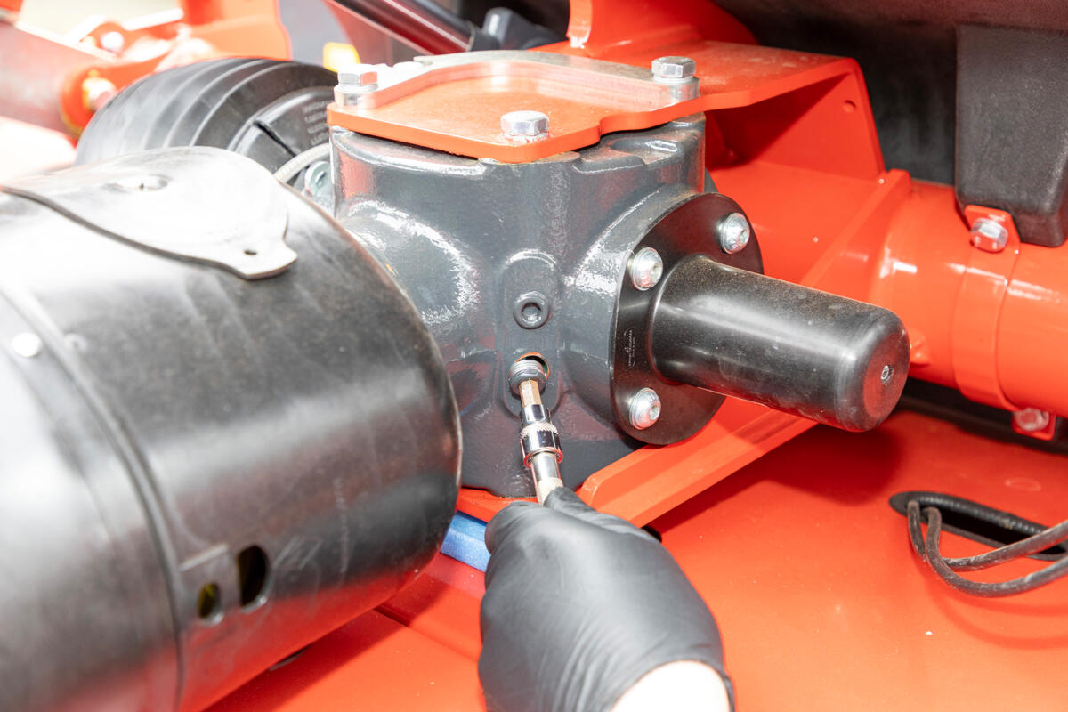 Kverneland-mower-5387MT-Gearbox-oil