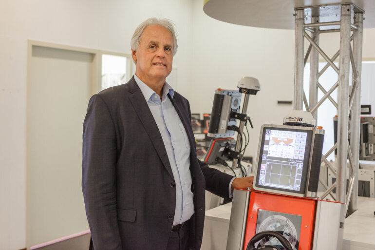 Ton-van-der-voort-h3v4x8fyc8